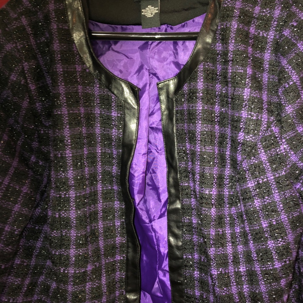 Blazer - Picture 4 of 8